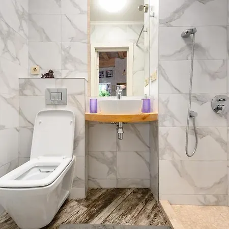 Appartement в колоритному одесському дворику, центр Fainorent *