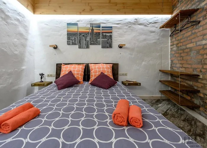 New Loft-style House In Center Апартаменти *