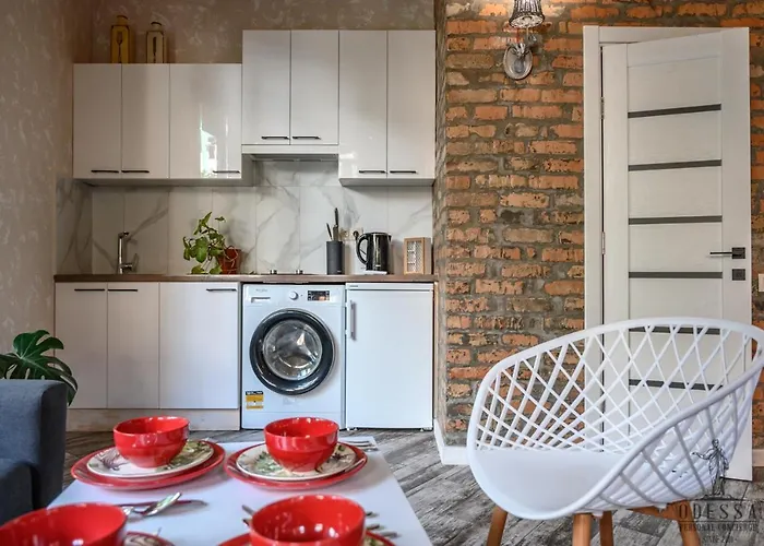 New Loft-style House In Center شقة