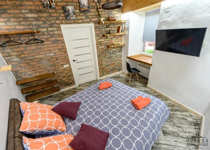 Апартаменти New Loft-style House In Center