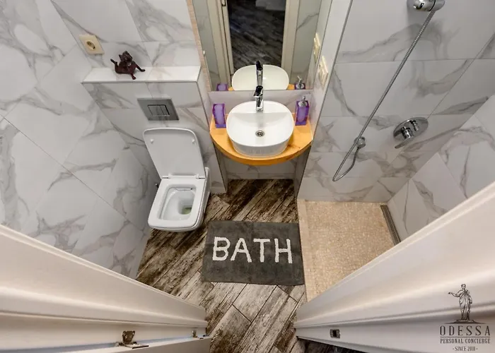 New Loft-style House In Center *